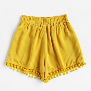 Pom Pom trim shorts